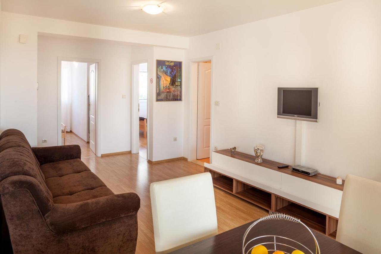 Apartments Leut 80M From The Sea Podgora Phòng bức ảnh