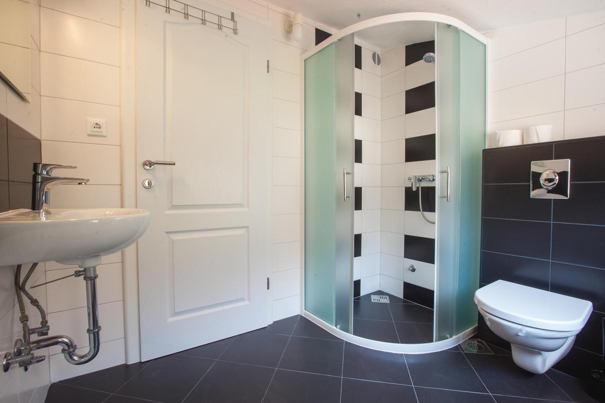 Apartments Leut 80M From The Sea Podgora Phòng bức ảnh