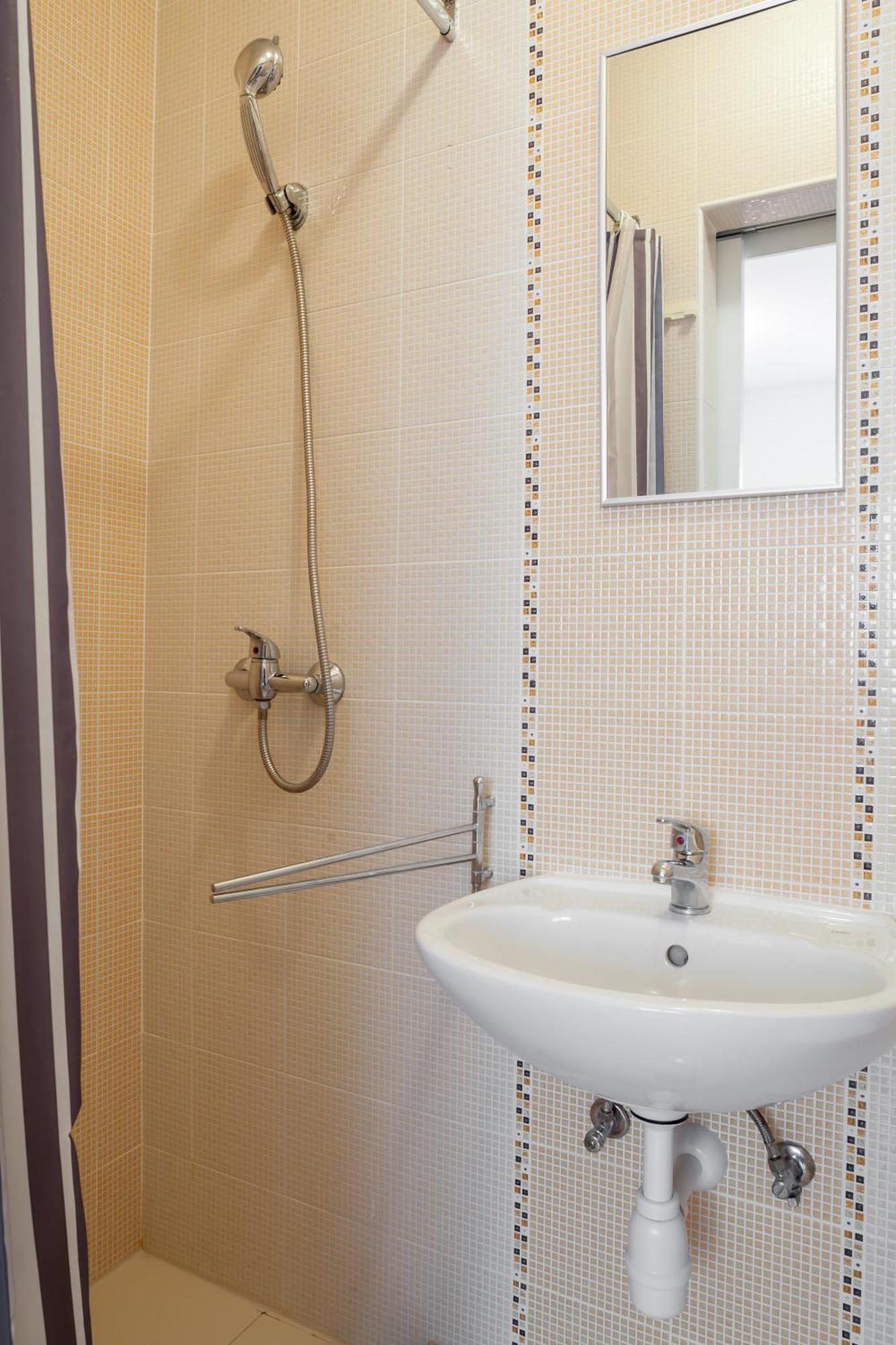 Apartments Leut 80M From The Sea Podgora Phòng bức ảnh