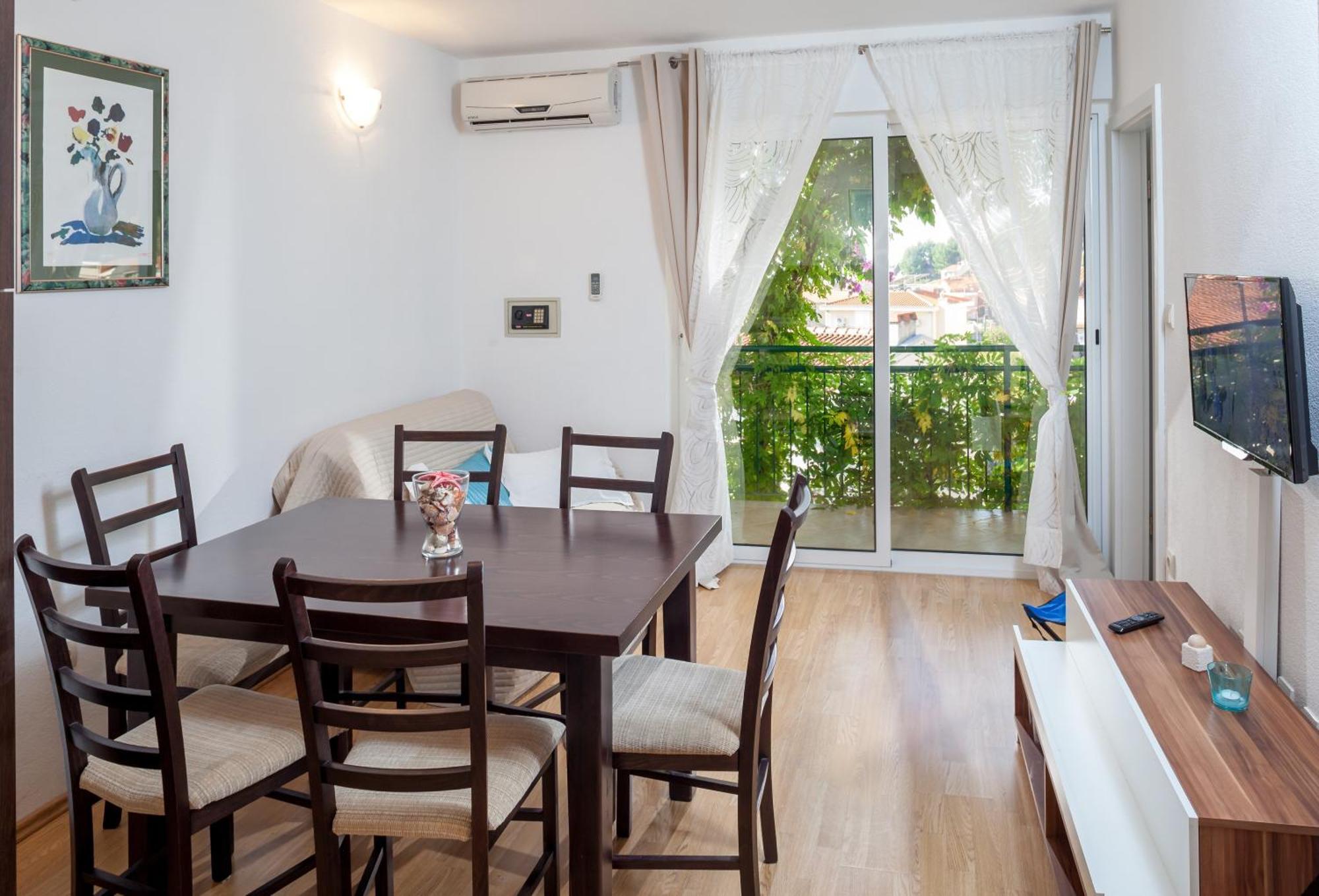 Apartments Leut 80M From The Sea Podgora Ngoại thất bức ảnh